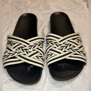 Rothy’s hemp slide